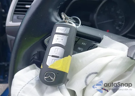 2018 Mazda Mazda3 Touring из США, поврежденный, VIN 3MZBN1V34JM214763